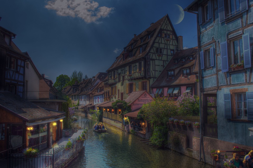 Découvrez la vie nocturne de Strasbourg