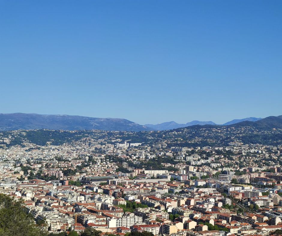 Optez pour une résidence secondaire sur Nice, pour passer vos vacances d’été.  