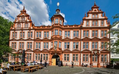 Visitez la Place Gutenberg et son célèbre imprimeur strasbourgeois de renom