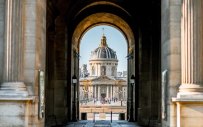 Comment bien préparer son séjour en France : conseils pratiques
