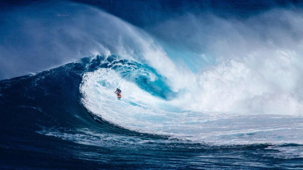 Surf dans une vague