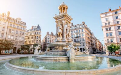 Voyager en France avec un petit budget : astuces pour économiser sur l’hébergement et les repas